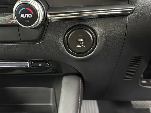 マツダ マツダ３ファストバック 15S ツーリング 埼玉県 2021(令3)年 2.4万km ソウルレッドクリスタルM スマートブレーキサポート/純正ナビゲーション/（フルセグTV/CD/DVD/Bluetooth/USB/HDMI/AM/FM）/全方位カメラ/レーダークルーズコントロール/レーンキープアシスト/ブラインドスポットモニター/ドライバーモニタリング/ヘッドアップディスプレイ/前後ドライブレコーダー/ETC/オートLEDヘッドライト/オートハイビーム/電動パーキングブレーキ/ブレーキホールド/スマートキー/プッシュスタート/純正１８インチアルミホイール