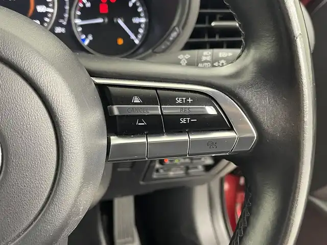 マツダ マツダ３ファストバック 15S ツーリング 埼玉県 2021(令3)年 2.4万km ソウルレッドクリスタルM スマートブレーキサポート/純正ナビゲーション/（フルセグTV/CD/DVD/Bluetooth/USB/HDMI/AM/FM）/全方位カメラ/レーダークルーズコントロール/レーンキープアシスト/ブラインドスポットモニター/ドライバーモニタリング/ヘッドアップディスプレイ/前後ドライブレコーダー/ETC/オートLEDヘッドライト/オートハイビーム/電動パーキングブレーキ/ブレーキホールド/スマートキー/プッシュスタート/純正１８インチアルミホイール