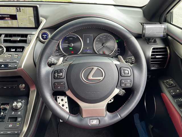レクサス ＮＸ 300h Fスポーツ 愛知県 2018(平30)年 2万km レッドマイカクリスタルシャイン 衝突軽減システム/純正10型ナビ/三眼LEDヘッドライト/全方位カメラ/レーダークルーズコントロール/シートヒーター/エアシート/フルセグ/CD DVD/Bluetooth/バックカメラ/電動リアゲート/パワーシート/コーナーセンサー/ヘッドアップディスプレイ/純正アルミホイール/ルーフレール/ブラインドスポットモニター/ETC2.0/パドルシフト/ステアリングヒーター/オートマチックハイビーム/ドライブレコーダー/ステアリングスイッチ/スマートキー/プッシュスタート