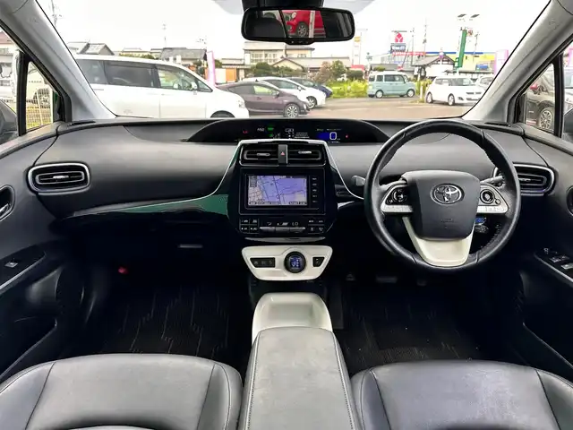 トヨタ プリウス A ツーリングセレクション 宮城県 2016(平28)年 9.8万km アティチュードブラックマイカ モデリスタエアロ（F/S/R）/セーフティセンスP/・プリクラッシュセーフティ/・レーンディパーチャーアラート/・オートマチックハイビーム/・レーダークルーズコントロール/ブラインドスポットモニター/インテリジェントクリアランスソナー/シンプルインテリジェントパーキングアシスト/ヘッドアップディスプレイ/純正ナビ（NSZT-W64）/・CD/DVD/・Bluetooth/・フルセグTV/バックカメラ/ビルトインETC/ブラック合皮シート/シートヒーター/革巻きステアリング/ステアリングスイッチ/LEDヘッドランプ/フォグランプ/オートライト/スマートキー＆プッシュスタート/電動格納ミラー/純正17インチAW/純正フロアマット/トノカバー/W/サイド/カーテンエアバッグ