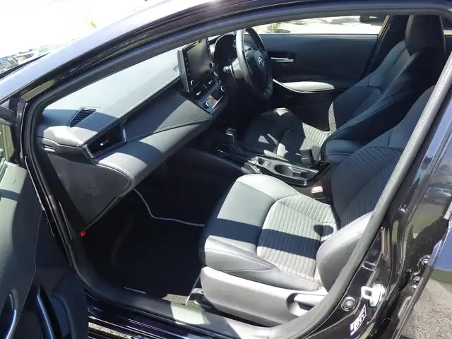 トヨタ カローラツーリング ダブルバイビー 千葉県 2020(令2)年 4万km スパークリングブラックパールクリスタルシャイン Toyota Safety Sense/・プリクラッシュセーフティ/・レーンディパーチャーアラート/・オートハイビーム/・レーダークルーズコントロール/・ブラインドスポットモニター/ヘッドアップディスプレイ/ハーフレザーシート/前席シートヒーター/9インチ純正コネクティッドナビ/地デジTV/【Bluetooth接続】/バックカメラ/革巻きステアリング/ステアリングスイッチ/ETC（2.0）/LEDヘッドライト/フォグライト/ウインカーミラー/クリアランスソナー/純正17インチアルミホイル/サイド/カーテンエアバッグ/スマートキー