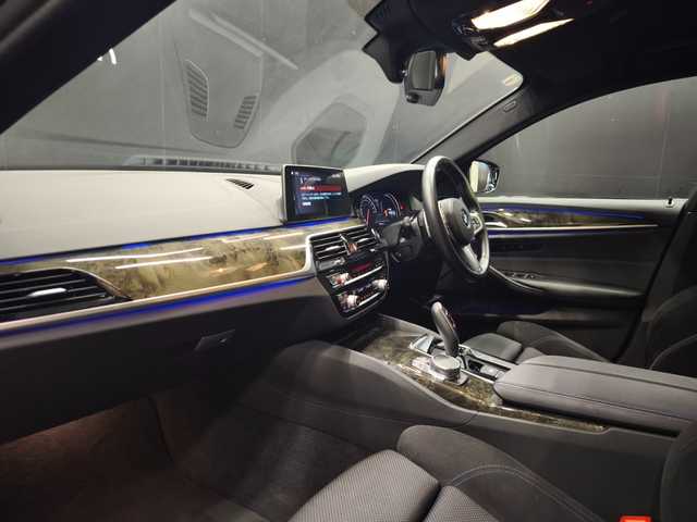 ＢＭＷ ５２３ｄ Mスポーツ 群馬県 2018(平30)年 5.6万km ブルーストーン 禁煙車/前席パワーシート/エナジーモータースポーツエアロ(フロント、リア、サイド)/エナジーモータースポーツトランクスポイラー/エナジーモータースポーツ20インチAW/イノベーションパッケージ/ACC/360°カメラ/ヘッドアップディスプレイ/ワイヤレスチャージング/インテリジェントセーフティ/パワートランク/アダプティブLEDヘッドライト