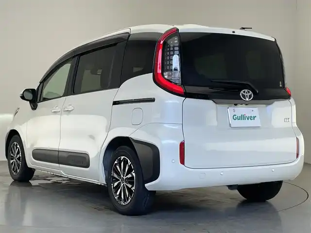 トヨタ シエンタ ハイブリッド Z 愛知県 2023(令5)年 2.2万km ホワイトパールクリスタルシャイン メーカー１０．５型ナビ/トヨタセーフティセンス/Miracast/ブラインドスポットモニター/フリップダウンモニター/全方位カメラ/ステアリングヒーター/レーダークルーズコントロール/フルセグTV/ETC/ドライブレコーダー/LEDヘッドライト/コーナーセンサー/シートヒーター/１００V充電/両側パワースライドドア/オプションアルミホイール/禁煙車/純１０．５型ナビ　純１２型後席モニター　全方位カメラ　ＢＳＭ　禁煙車　シートヒーター　モデリスタＡＷ　セーフティセンス　衝突軽減　ＬＥＤオートライト　追従クルコン　ＡＣ１００Ｖ電源　ＥＴＣ　ドラレコ