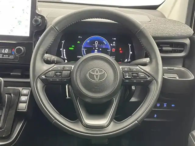 トヨタ シエンタ ハイブリッド Z 愛知県 2023(令5)年 2.2万km ホワイトパールクリスタルシャイン メーカー１０．５型ナビ/トヨタセーフティセンス/Miracast/ブラインドスポットモニター/フリップダウンモニター/全方位カメラ/ステアリングヒーター/レーダークルーズコントロール/フルセグTV/ETC/ドライブレコーダー/LEDヘッドライト/コーナーセンサー/シートヒーター/１００V充電/両側パワースライドドア/オプションアルミホイール/禁煙車/純１０．５型ナビ　純１２型後席モニター　全方位カメラ　ＢＳＭ　禁煙車　シートヒーター　モデリスタＡＷ　セーフティセンス　衝突軽減　ＬＥＤオートライト　追従クルコン　ＡＣ１００Ｖ電源　ＥＴＣ　ドラレコ