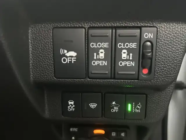 ホンダ フリード ハイブリット EX 鳥取県 2018(平30)年 4.5万km ホワイトオーキッドパール ホンダセンシング/・LKAS〈車線維持支援システム〉/・追突軽減ブレーキ〈CMBS〉/・誤発進抑制機能/・アダプティブ・クルーズ・コントロール/・歩行者事故低減ステアリング/・路外逸脱抑制機能/・先行車発進お知らせ機能/・標識認識機能/carrozzeriaナビ【AVIC-CZ910】/・フルセグ/CD/DVD/Bluetooth/バックモニター/carrozzeria10.2型フリップダウンモニター【TVM-FW1030】/両側電動スライドドア/LEDヘッドライト/オートライト/ビルトインETC/ハーフレザーシート/前席シートヒーター/スマートキー/プッシュスタート/純正AW/W＆サイドエアバック/カーテンエアバック