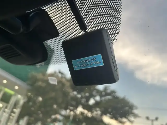 ホンダ フリード ハイブリット EX 鳥取県 2018(平30)年 4.5万km ホワイトオーキッドパール ホンダセンシング/・LKAS〈車線維持支援システム〉/・追突軽減ブレーキ〈CMBS〉/・誤発進抑制機能/・アダプティブ・クルーズ・コントロール/・歩行者事故低減ステアリング/・路外逸脱抑制機能/・先行車発進お知らせ機能/・標識認識機能/carrozzeriaナビ【AVIC-CZ910】/・フルセグ/CD/DVD/Bluetooth/バックモニター/carrozzeria10.2型フリップダウンモニター【TVM-FW1030】/両側電動スライドドア/LEDヘッドライト/オートライト/ビルトインETC/ハーフレザーシート/前席シートヒーター/スマートキー/プッシュスタート/純正AW/W＆サイドエアバック/カーテンエアバック