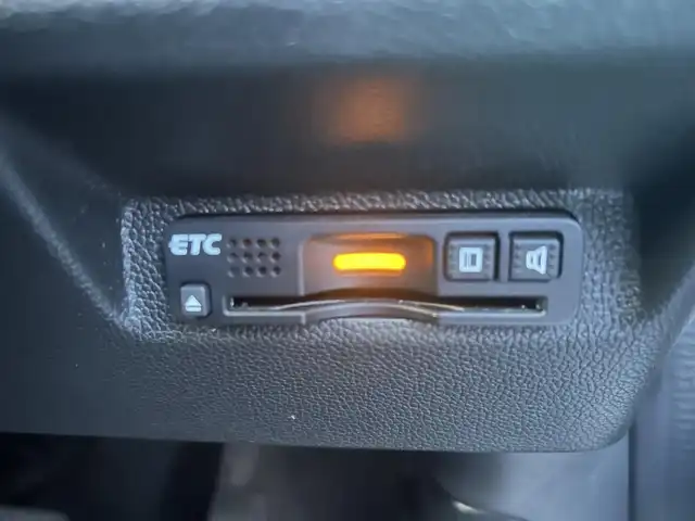 ホンダ フリード ハイブリット EX 鳥取県 2018(平30)年 4.5万km ホワイトオーキッドパール ホンダセンシング/・LKAS〈車線維持支援システム〉/・追突軽減ブレーキ〈CMBS〉/・誤発進抑制機能/・アダプティブ・クルーズ・コントロール/・歩行者事故低減ステアリング/・路外逸脱抑制機能/・先行車発進お知らせ機能/・標識認識機能/carrozzeriaナビ【AVIC-CZ910】/・フルセグ/CD/DVD/Bluetooth/バックモニター/carrozzeria10.2型フリップダウンモニター【TVM-FW1030】/両側電動スライドドア/LEDヘッドライト/オートライト/ビルトインETC/ハーフレザーシート/前席シートヒーター/スマートキー/プッシュスタート/純正AW/W＆サイドエアバック/カーテンエアバック