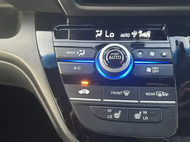 ホンダ フリード ハイブリット EX 鳥取県 2018(平30)年 4.5万km ホワイトオーキッドパール ホンダセンシング/・LKAS〈車線維持支援システム〉/・追突軽減ブレーキ〈CMBS〉/・誤発進抑制機能/・アダプティブ・クルーズ・コントロール/・歩行者事故低減ステアリング/・路外逸脱抑制機能/・先行車発進お知らせ機能/・標識認識機能/carrozzeriaナビ【AVIC-CZ910】/・フルセグ/CD/DVD/Bluetooth/バックモニター/carrozzeria10.2型フリップダウンモニター【TVM-FW1030】/両側電動スライドドア/LEDヘッドライト/オートライト/ビルトインETC/ハーフレザーシート/前席シートヒーター/スマートキー/プッシュスタート/純正AW/W＆サイドエアバック/カーテンエアバック