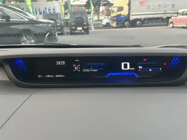 ホンダ フリード ハイブリット EX 鳥取県 2018(平30)年 4.5万km ホワイトオーキッドパール ホンダセンシング/・LKAS〈車線維持支援システム〉/・追突軽減ブレーキ〈CMBS〉/・誤発進抑制機能/・アダプティブ・クルーズ・コントロール/・歩行者事故低減ステアリング/・路外逸脱抑制機能/・先行車発進お知らせ機能/・標識認識機能/carrozzeriaナビ【AVIC-CZ910】/・フルセグ/CD/DVD/Bluetooth/バックモニター/carrozzeria10.2型フリップダウンモニター【TVM-FW1030】/両側電動スライドドア/LEDヘッドライト/オートライト/ビルトインETC/ハーフレザーシート/前席シートヒーター/スマートキー/プッシュスタート/純正AW/W＆サイドエアバック/カーテンエアバック