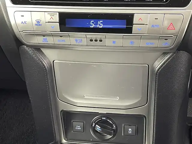 トヨタ ランドクルーザー プラド TX 熊本県 2020(令2)年 5.2万km ブラック 純正ナビ（ＣＤ・ＤＶＤ・フルセグ・ＢＴ・ＳＤ）/バックカメラ　/レーダークルーズコントロール　/前後クリアランスソナー　/衝突軽減ブレーキ　/レーンキープアシスト　/プリクラッシュセーフティ/先行車発進お知らせ機能/レーンデェパーチャアラート/横滑り防止　/ヘッドライトウォッシャー/純正フロアマット/純正17インチAW/オートライト/オートマチックハイビーム/LEDヘッドライト/フォグランプ/スマートキー/プッシュスタート/スペアキー1本/保証書/取扱説明書