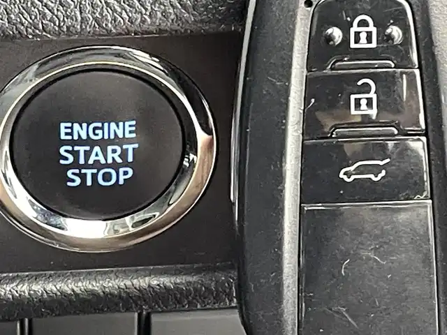 トヨタ ランドクルーザー プラド TX 熊本県 2020(令2)年 5.2万km ブラック 純正ナビ（ＣＤ・ＤＶＤ・フルセグ・ＢＴ・ＳＤ）/バックカメラ　/レーダークルーズコントロール　/前後クリアランスソナー　/衝突軽減ブレーキ　/レーンキープアシスト　/プリクラッシュセーフティ/先行車発進お知らせ機能/レーンデェパーチャアラート/横滑り防止　/ヘッドライトウォッシャー/純正フロアマット/純正17インチAW/オートライト/オートマチックハイビーム/LEDヘッドライト/フォグランプ/スマートキー/プッシュスタート/スペアキー1本/保証書/取扱説明書