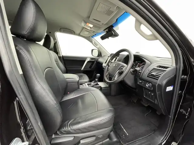 トヨタ ランドクルーザー プラド TX 熊本県 2020(令2)年 5.2万km ブラック 純正ナビ（ＣＤ・ＤＶＤ・フルセグ・ＢＴ・ＳＤ）/バックカメラ　/レーダークルーズコントロール　/前後クリアランスソナー　/衝突軽減ブレーキ　/レーンキープアシスト　/プリクラッシュセーフティ/先行車発進お知らせ機能/レーンデェパーチャアラート/横滑り防止　/ヘッドライトウォッシャー/純正フロアマット/純正17インチAW/オートライト/オートマチックハイビーム/LEDヘッドライト/フォグランプ/スマートキー/プッシュスタート/スペアキー1本/保証書/取扱説明書