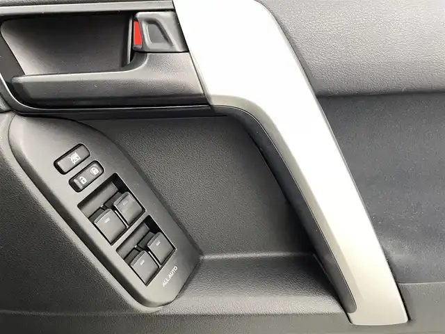 トヨタ ランドクルーザー プラド TX 熊本県 2020(令2)年 5.2万km ブラック 純正ナビ（ＣＤ・ＤＶＤ・フルセグ・ＢＴ・ＳＤ）/バックカメラ　/レーダークルーズコントロール　/前後クリアランスソナー　/衝突軽減ブレーキ　/レーンキープアシスト　/プリクラッシュセーフティ/先行車発進お知らせ機能/レーンデェパーチャアラート/横滑り防止　/ヘッドライトウォッシャー/純正フロアマット/純正17インチAW/オートライト/オートマチックハイビーム/LEDヘッドライト/フォグランプ/スマートキー/プッシュスタート/スペアキー1本/保証書/取扱説明書