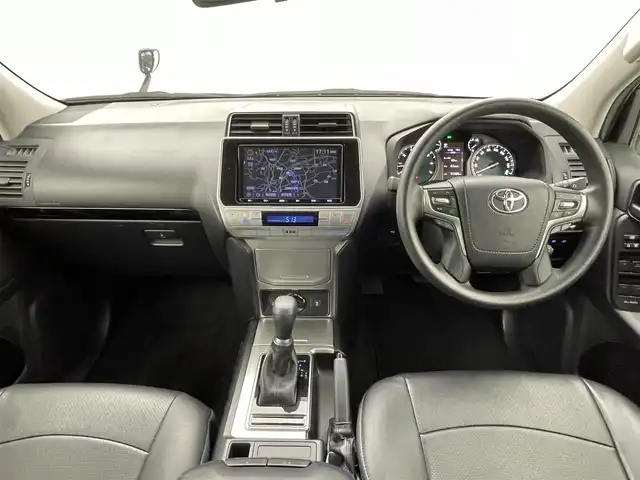 トヨタ ランドクルーザー プラド TX 熊本県 2020(令2)年 5.2万km ブラック 純正ナビ（ＣＤ・ＤＶＤ・フルセグ・ＢＴ・ＳＤ）/バックカメラ　/レーダークルーズコントロール　/前後クリアランスソナー　/衝突軽減ブレーキ　/レーンキープアシスト　/プリクラッシュセーフティ/先行車発進お知らせ機能/レーンデェパーチャアラート/横滑り防止　/ヘッドライトウォッシャー/純正フロアマット/純正17インチAW/オートライト/オートマチックハイビーム/LEDヘッドライト/フォグランプ/スマートキー/プッシュスタート/スペアキー1本/保証書/取扱説明書