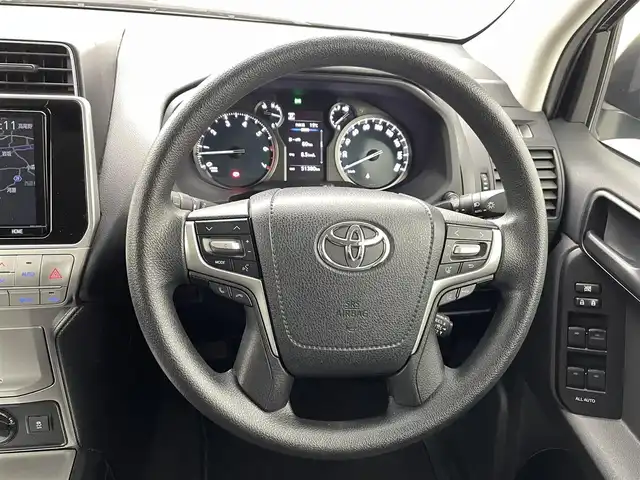 トヨタ ランドクルーザー プラド TX 熊本県 2020(令2)年 5.2万km ブラック 純正ナビ（ＣＤ・ＤＶＤ・フルセグ・ＢＴ・ＳＤ）/バックカメラ　/レーダークルーズコントロール　/前後クリアランスソナー　/衝突軽減ブレーキ　/レーンキープアシスト　/プリクラッシュセーフティ/先行車発進お知らせ機能/レーンデェパーチャアラート/横滑り防止　/ヘッドライトウォッシャー/純正フロアマット/純正17インチAW/オートライト/オートマチックハイビーム/LEDヘッドライト/フォグランプ/スマートキー/プッシュスタート/スペアキー1本/保証書/取扱説明書