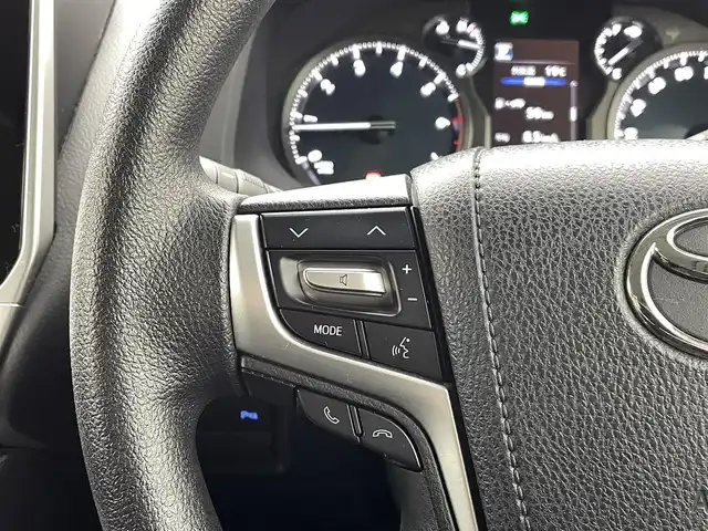 トヨタ ランドクルーザー プラド TX 熊本県 2020(令2)年 5.2万km ブラック 純正ナビ（ＣＤ・ＤＶＤ・フルセグ・ＢＴ・ＳＤ）/バックカメラ　/レーダークルーズコントロール　/前後クリアランスソナー　/衝突軽減ブレーキ　/レーンキープアシスト　/プリクラッシュセーフティ/先行車発進お知らせ機能/レーンデェパーチャアラート/横滑り防止　/ヘッドライトウォッシャー/純正フロアマット/純正17インチAW/オートライト/オートマチックハイビーム/LEDヘッドライト/フォグランプ/スマートキー/プッシュスタート/スペアキー1本/保証書/取扱説明書