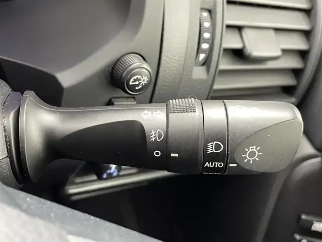 トヨタ ランドクルーザー プラド TX 熊本県 2020(令2)年 5.2万km ブラック 純正ナビ（ＣＤ・ＤＶＤ・フルセグ・ＢＴ・ＳＤ）/バックカメラ　/レーダークルーズコントロール　/前後クリアランスソナー　/衝突軽減ブレーキ　/レーンキープアシスト　/プリクラッシュセーフティ/先行車発進お知らせ機能/レーンデェパーチャアラート/横滑り防止　/ヘッドライトウォッシャー/純正フロアマット/純正17インチAW/オートライト/オートマチックハイビーム/LEDヘッドライト/フォグランプ/スマートキー/プッシュスタート/スペアキー1本/保証書/取扱説明書