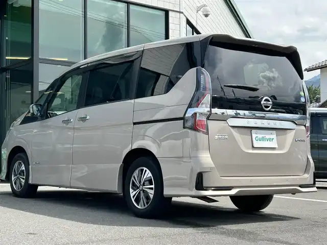 日産 セレナ e－パワー ハイウェイスター V 愛媛県 2020(令2)年 3.7万km カシミヤグレージュ Strada7型ナビ/社外12インチ天吊モニター/両側電動スライド/左側ハンズフリースライド/プロパイロット/全周囲カメラ/クリアランスソナー/ドライブレコーダー/インテリジェントルームミラー/ブラインドスポットモニター/電動パーキングブレーキ/AutoHold/LEDヘッドライト/電格ミラー/純正ドアバイザー/ISOFIX/現状サマー(純正AW)(195/65/R15)/DUNLOP ENASAVE EC300＋