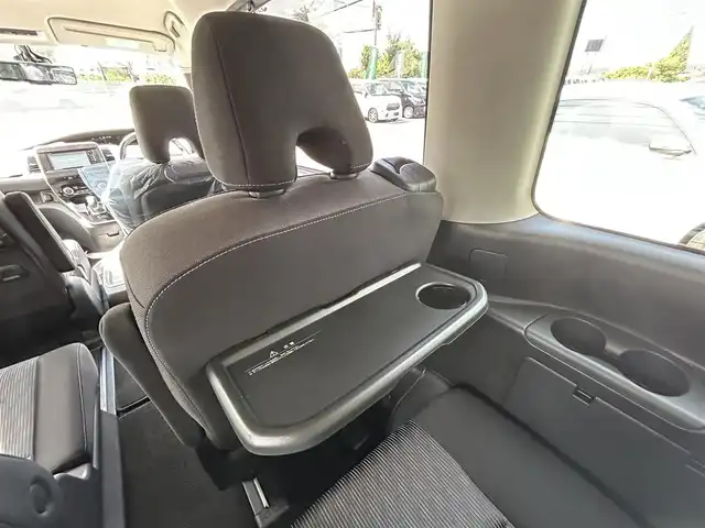 日産 セレナ e－パワー ハイウェイスター V 愛媛県 2020(令2)年 3.7万km カシミヤグレージュ Strada7型ナビ/社外12インチ天吊モニター/両側電動スライド/左側ハンズフリースライド/プロパイロット/全周囲カメラ/クリアランスソナー/ドライブレコーダー/インテリジェントルームミラー/ブラインドスポットモニター/電動パーキングブレーキ/AutoHold/LEDヘッドライト/電格ミラー/純正ドアバイザー/ISOFIX/現状サマー(純正AW)(195/65/R15)/DUNLOP ENASAVE EC300＋