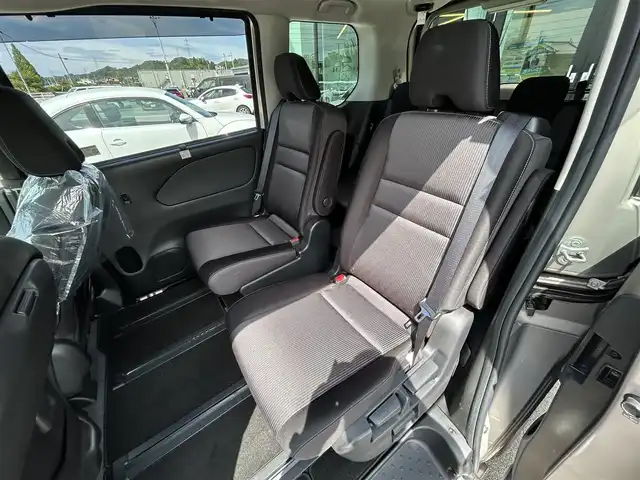 日産 セレナ e－パワー ハイウェイスター V 愛媛県 2020(令2)年 3.7万km カシミヤグレージュ Strada7型ナビ/社外12インチ天吊モニター/両側電動スライド/左側ハンズフリースライド/プロパイロット/全周囲カメラ/クリアランスソナー/ドライブレコーダー/インテリジェントルームミラー/ブラインドスポットモニター/電動パーキングブレーキ/AutoHold/LEDヘッドライト/電格ミラー/純正ドアバイザー/ISOFIX/現状サマー(純正AW)(195/65/R15)/DUNLOP ENASAVE EC300＋