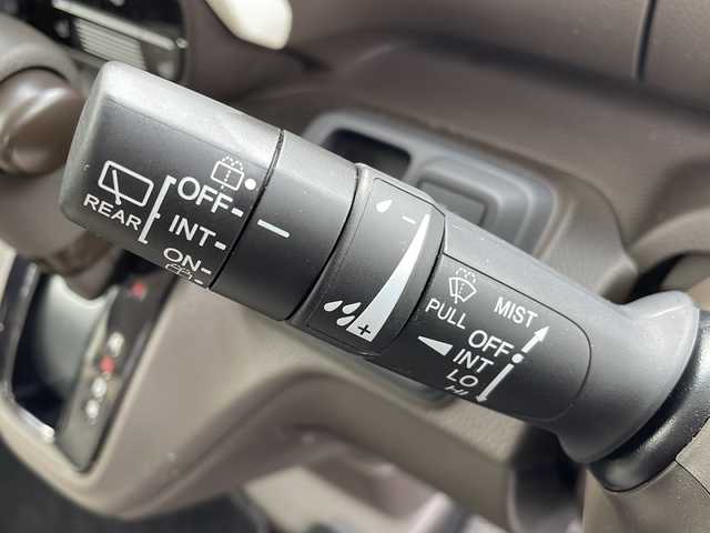 ホンダ Ｎ ＢＯＸ L 岩手県 2023(令5)年 1.6万km プラチナホワイトパール 社外SDナビ/AM/FM/CD/Bluetooth/ワンセグTV/バックカメラ/ETC/両側パワースライドドア/レーダークルーズコントロール/衝突被害軽減ブレーキ/レーンキープアシスト/横滑り防止装置/コーナーセンサー/アイドリングストップ/シートヒーター/オートライト/フォグランプ/スマートキー/プッシュスタート/電動格納ミラー/純正フロアマット/ドアバイザー/保証書/取扱説明書