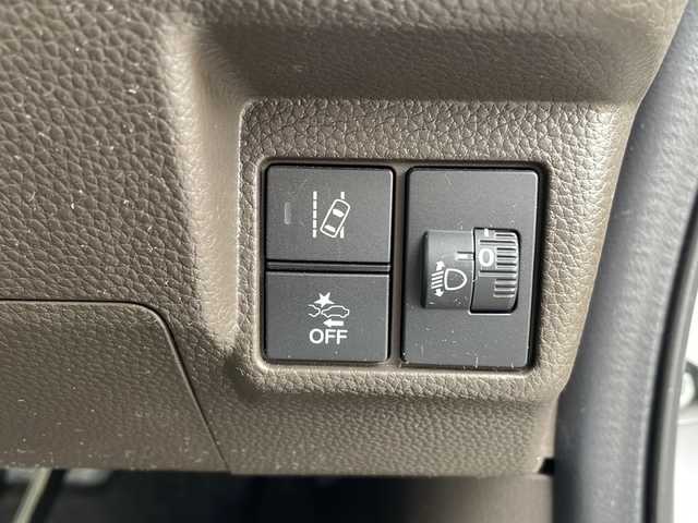 ホンダ Ｎ ＢＯＸ L 岩手県 2023(令5)年 1.6万km プラチナホワイトパール 社外SDナビ/AM/FM/CD/Bluetooth/ワンセグTV/バックカメラ/ETC/両側パワースライドドア/レーダークルーズコントロール/衝突被害軽減ブレーキ/レーンキープアシスト/横滑り防止装置/コーナーセンサー/アイドリングストップ/シートヒーター/オートライト/フォグランプ/スマートキー/プッシュスタート/電動格納ミラー/純正フロアマット/ドアバイザー/保証書/取扱説明書