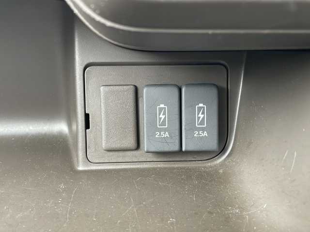 ホンダ Ｎ ＢＯＸ L 岩手県 2023(令5)年 1.6万km プラチナホワイトパール 社外SDナビ/AM/FM/CD/Bluetooth/ワンセグTV/バックカメラ/ETC/両側パワースライドドア/レーダークルーズコントロール/衝突被害軽減ブレーキ/レーンキープアシスト/横滑り防止装置/コーナーセンサー/アイドリングストップ/シートヒーター/オートライト/フォグランプ/スマートキー/プッシュスタート/電動格納ミラー/純正フロアマット/ドアバイザー/保証書/取扱説明書