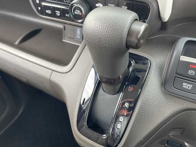 ホンダ Ｎ ＢＯＸ L 岩手県 2023(令5)年 1.6万km プラチナホワイトパール 社外SDナビ/AM/FM/CD/Bluetooth/ワンセグTV/バックカメラ/ETC/両側パワースライドドア/レーダークルーズコントロール/衝突被害軽減ブレーキ/レーンキープアシスト/横滑り防止装置/コーナーセンサー/アイドリングストップ/シートヒーター/オートライト/フォグランプ/スマートキー/プッシュスタート/電動格納ミラー/純正フロアマット/ドアバイザー/保証書/取扱説明書