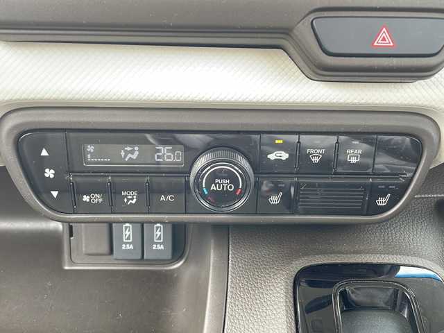 ホンダ Ｎ ＢＯＸ L 岩手県 2023(令5)年 1.6万km プラチナホワイトパール 社外SDナビ/AM/FM/CD/Bluetooth/ワンセグTV/バックカメラ/ETC/両側パワースライドドア/レーダークルーズコントロール/衝突被害軽減ブレーキ/レーンキープアシスト/横滑り防止装置/コーナーセンサー/アイドリングストップ/シートヒーター/オートライト/フォグランプ/スマートキー/プッシュスタート/電動格納ミラー/純正フロアマット/ドアバイザー/保証書/取扱説明書