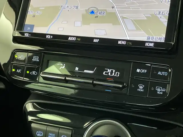 トヨタ プリウス ＰＨＶ A 新潟県 2020(令2)年 2.9万km プラチナホワイトパールマイカ 純正９インチメモリナビ（Bluetooth・CD・DVD）/アラウンドビューモニター　/衝突被害軽減システム　/D席パワーシート　/前席シートヒーター　/LEDオートライト　/オートマチックハイビーム/フォグランプ/純正ビルトインETC　/フルセグ　/前後ドライブレコーダー（GL-03AP)/レーンキープアシスト　/追従クルーズコントロール/前後コーナーセンサー/プラグインハイブリッド/100V充電/パーキングアシスト/アイドリングストップ/BSM/HV・EVモード/ドライブモード切替/ステアリングヒーター/レザーステアリング/ステアリングリモコン/純正フロアマット/純正１７インチアルミホイール/スマートキー/スペアキー