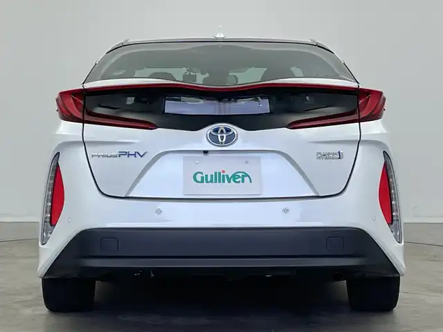 トヨタ プリウス ＰＨＶ A 新潟県 2020(令2)年 2.9万km プラチナホワイトパールマイカ 純正９インチメモリナビ（Bluetooth・CD・DVD）/アラウンドビューモニター　/衝突被害軽減システム　/D席パワーシート　/前席シートヒーター　/LEDオートライト　/オートマチックハイビーム/フォグランプ/純正ビルトインETC　/フルセグ　/前後ドライブレコーダー（GL-03AP)/レーンキープアシスト　/追従クルーズコントロール/前後コーナーセンサー/プラグインハイブリッド/100V充電/パーキングアシスト/アイドリングストップ/BSM/HV・EVモード/ドライブモード切替/ステアリングヒーター/レザーステアリング/ステアリングリモコン/純正フロアマット/純正１７インチアルミホイール/スマートキー/スペアキー