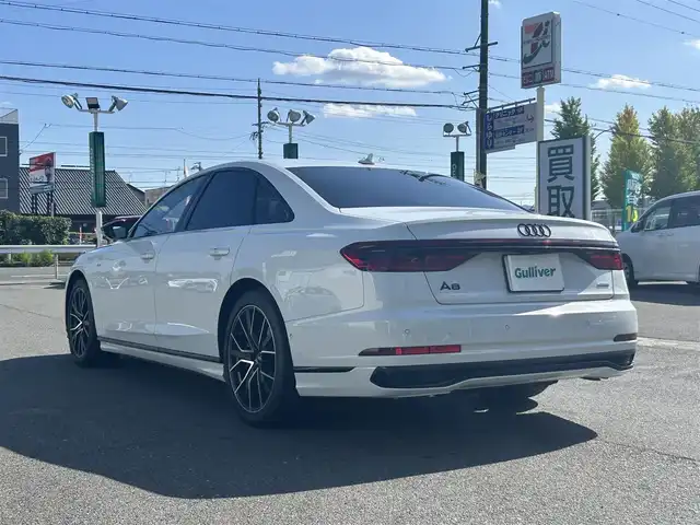 アウディ Ａ８ 55TFSIクワトロ 愛知県 2022(令4)年 0.8万km グレイシアホワイトメタリック 純正ナビ/フルセグテレビ/バックカメラ/アラウンドビュー/Bluetooth/アイドリングストップ/クルーズコントロール/サンルーフ/プッシュスタート/パワーバックドア/ETC2.0/バング&オルフセン/コンフォートパッケージ/プレディクティブアクティブサスペンション
