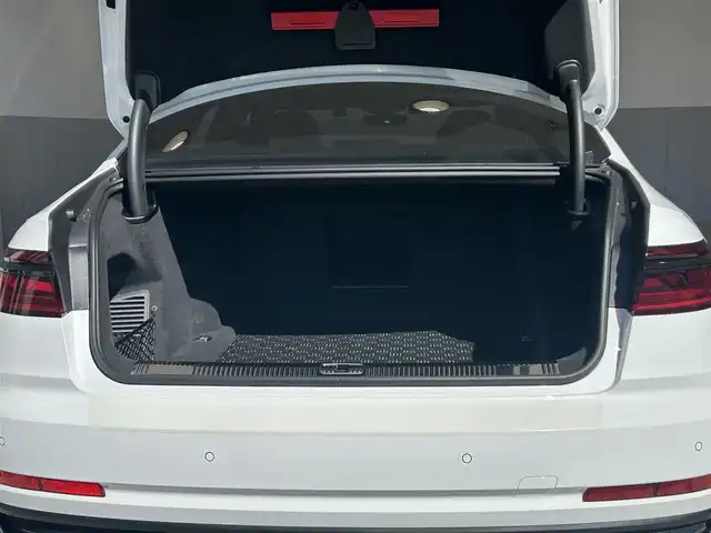 アウディ Ａ８ 55TFSIクワトロ 愛知県 2022(令4)年 0.8万km グレイシアホワイトメタリック 純正ナビ/フルセグテレビ/バックカメラ/アラウンドビュー/Bluetooth/アイドリングストップ/クルーズコントロール/サンルーフ/プッシュスタート/パワーバックドア/ETC2.0/バング&オルフセン/コンフォートパッケージ/プレディクティブアクティブサスペンション