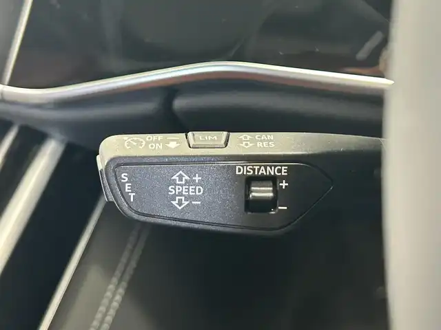 アウディ Ａ８ 55TFSIクワトロ 愛知県 2022(令4)年 0.8万km グレイシアホワイトメタリック 純正ナビ/フルセグテレビ/バックカメラ/アラウンドビュー/Bluetooth/アイドリングストップ/クルーズコントロール/サンルーフ/プッシュスタート/パワーバックドア/ETC2.0/バング&オルフセン/コンフォートパッケージ/プレディクティブアクティブサスペンション