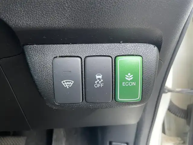 ホンダ フィット シャトル ハイブリッド ナビプレミアムセレ 千葉県 2011(平23)年 11.5万km プレミアムホワイトパール 純正HDDナビ/FM.AM / CD.DVD / TV/バックカメラ/ステアリングリモコン/クルーズコントロール/ハーフレザー/HIDヘッドライト/オートライト/フォグランプ/電動格納式ドアミラー/ウィンカーミラー/ETC/ドアバイザー/フロアマット/スペアキー/保証書/取扱説明書