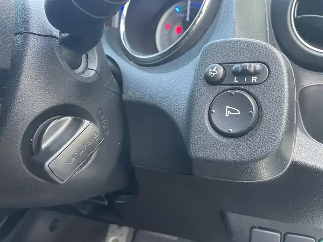 ホンダ フィット シャトル ハイブリッド ナビプレミアムセレ 千葉県 2011(平23)年 11.5万km プレミアムホワイトパール 純正HDDナビ/FM.AM / CD.DVD / TV/バックカメラ/ステアリングリモコン/クルーズコントロール/ハーフレザー/HIDヘッドライト/オートライト/フォグランプ/電動格納式ドアミラー/ウィンカーミラー/ETC/ドアバイザー/フロアマット/スペアキー/保証書/取扱説明書