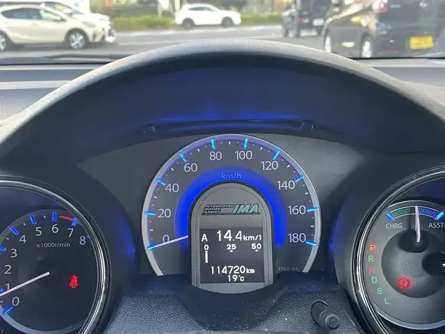 ホンダ フィット シャトル ハイブリッド ナビプレミアムセレ 千葉県 2011(平23)年 11.5万km プレミアムホワイトパール 純正HDDナビ/FM.AM / CD.DVD / TV/バックカメラ/ステアリングリモコン/クルーズコントロール/ハーフレザー/HIDヘッドライト/オートライト/フォグランプ/電動格納式ドアミラー/ウィンカーミラー/ETC/ドアバイザー/フロアマット/スペアキー/保証書/取扱説明書