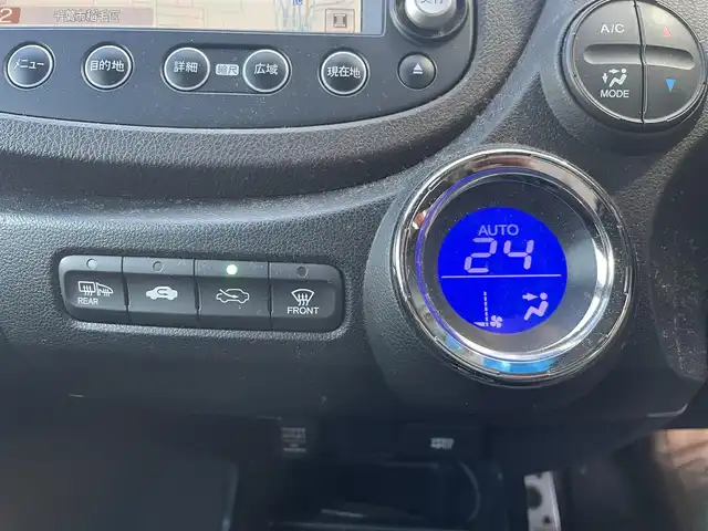 ホンダ フィット シャトル ハイブリッド ナビプレミアムセレ 千葉県 2011(平23)年 11.5万km プレミアムホワイトパール 純正HDDナビ/FM.AM / CD.DVD / TV/バックカメラ/ステアリングリモコン/クルーズコントロール/ハーフレザー/HIDヘッドライト/オートライト/フォグランプ/電動格納式ドアミラー/ウィンカーミラー/ETC/ドアバイザー/フロアマット/スペアキー/保証書/取扱説明書