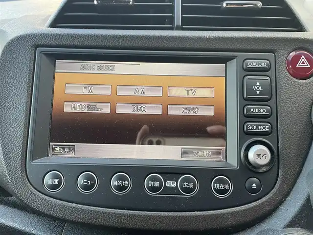 ホンダ フィット シャトル ハイブリッド ナビプレミアムセレ 千葉県 2011(平23)年 11.5万km プレミアムホワイトパール 純正HDDナビ/FM.AM / CD.DVD / TV/バックカメラ/ステアリングリモコン/クルーズコントロール/ハーフレザー/HIDヘッドライト/オートライト/フォグランプ/電動格納式ドアミラー/ウィンカーミラー/ETC/ドアバイザー/フロアマット/スペアキー/保証書/取扱説明書