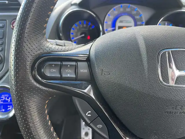 ホンダ フィット シャトル ハイブリッド ナビプレミアムセレ 千葉県 2011(平23)年 11.5万km プレミアムホワイトパール 純正HDDナビ/FM.AM / CD.DVD / TV/バックカメラ/ステアリングリモコン/クルーズコントロール/ハーフレザー/HIDヘッドライト/オートライト/フォグランプ/電動格納式ドアミラー/ウィンカーミラー/ETC/ドアバイザー/フロアマット/スペアキー/保証書/取扱説明書