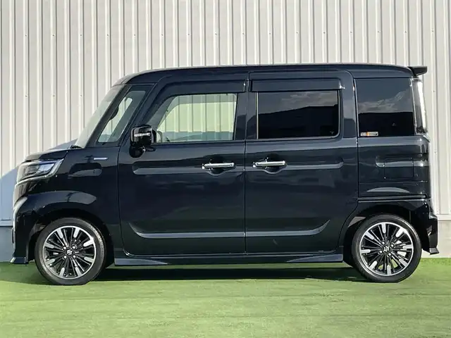 スズキ スペーシア カスタム HYBRID XS 香川県 2020(令2)年 2.3万km ブルーイッシュブラックパール3 スズキセーフティサポート/・全方位モニター用カメラ/・デュアルカメラブレーキサポート/・車線逸脱警報/・車線維持支援/・ヘッドアップディスプレイ/・LEDオートハイビーム/純正インチメモリナビ/→フルセグ/CD/DVD/Bluetooth/USB/AM/FM/両側パワースライドドア/ハーフレザーシート/運転席シートヒーター/スリムサーキュレーター/リヤクウォーターウインドーシェード/シートバックテーブル/純正15インチアルミ/純正フロアマット/革巻きステアリング/ステアリングリモコン/クリアランスソナー/アイドリングストップ/ビルトインETC/プッシュスタート/スマートキー