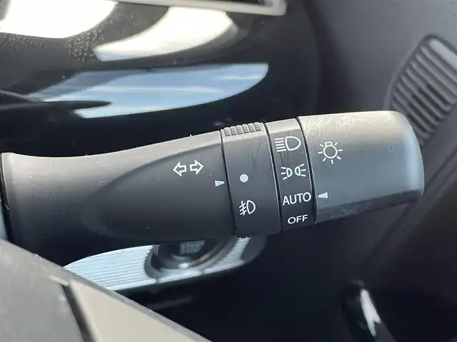 スズキ スペーシア カスタム HYBRID XS 香川県 2020(令2)年 2.3万km ブルーイッシュブラックパール3 スズキセーフティサポート/・全方位モニター用カメラ/・デュアルカメラブレーキサポート/・車線逸脱警報/・車線維持支援/・ヘッドアップディスプレイ/・LEDオートハイビーム/純正インチメモリナビ/→フルセグ/CD/DVD/Bluetooth/USB/AM/FM/両側パワースライドドア/ハーフレザーシート/運転席シートヒーター/スリムサーキュレーター/リヤクウォーターウインドーシェード/シートバックテーブル/純正15インチアルミ/純正フロアマット/革巻きステアリング/ステアリングリモコン/クリアランスソナー/アイドリングストップ/ビルトインETC/プッシュスタート/スマートキー