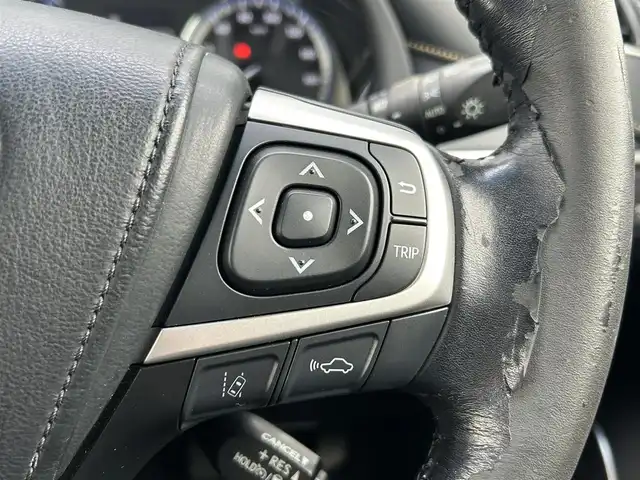 トヨタ ハリアー プレミアム 香川県 2017(平29)年 6.8万km ホワイトパールクリスタルシャイン トヨタセーフティセンス/・プリクラッシュセーフティシステム/・レーンデパーチャーアラート/・オートマチックハイビーム/・アダプティブクルーズコントロール/純正９型SDナビ/・Bluetooth/・CD/DVD/・フルセグTV/・AM/FM/バックカメラ/純正１８インチアルミ/電動リアゲート/LEDヘッド/レーダークルーズコントロール/運転席パワーシート/ドライブレコーダー/アイドリングストップ/ビルトインETC/衝突安全ボディ/S-VSC/EBD/ブレーキアシスト/盗難防止システム/後席3点式シートベルト/革巻きステアリング/ステアリングリモコン/スマートキー/プッシュスタート