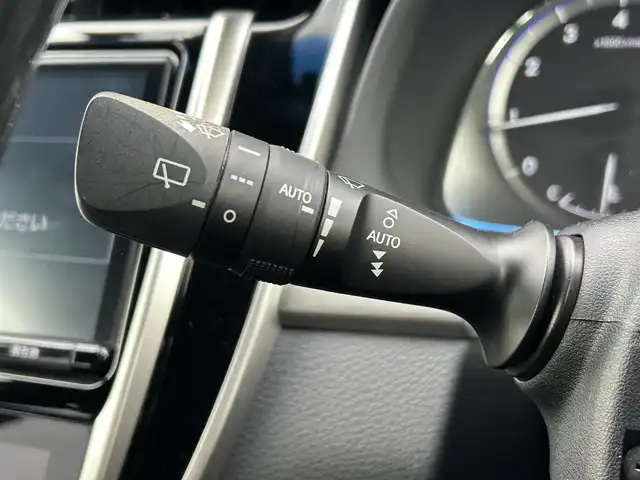 トヨタ ハリアー プレミアム 香川県 2017(平29)年 6.8万km ホワイトパールクリスタルシャイン トヨタセーフティセンス/・プリクラッシュセーフティシステム/・レーンデパーチャーアラート/・オートマチックハイビーム/・アダプティブクルーズコントロール/純正９型SDナビ/・Bluetooth/・CD/DVD/・フルセグTV/・AM/FM/バックカメラ/純正１８インチアルミ/電動リアゲート/LEDヘッド/レーダークルーズコントロール/運転席パワーシート/ドライブレコーダー/アイドリングストップ/ビルトインETC/衝突安全ボディ/S-VSC/EBD/ブレーキアシスト/盗難防止システム/後席3点式シートベルト/革巻きステアリング/ステアリングリモコン/スマートキー/プッシュスタート