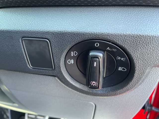 フォルクスワーゲン Ｔ－クロス TSI 1st 東京都 2020(令2)年 4.2万km 赤 純正ナビ/バックモニター/Bluetooth接続/AppleCarPlay/AndoroidoAuto/ブラインドスポットモニター/アダプティブクルーズコントロール/レーンキープアシスト/衝突被害軽減ブレーキ/純正LEDヘッドライト/純正16インチアルミホイール/スマートキー/プッシュスタート/ETC2.0/ステアリングスイッチ/ドライブレコーダー/フルオートエアコン