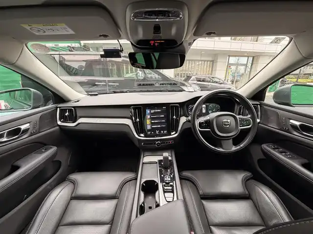 ボルボ Ｖ６０ クロスカントリー B5 AWD プロ 東京都 2021(令3)年 2.3万km オスミウムグレーM ワンオーナー/パノラマサンルーフ/クライメートパッケージ/・ステアリングヒーター/・シートヒーター(後席)/THULEルーフキャリア/THULEルーフボックス/harmankardonプレミアムサウンドシステム/純正HDDナビ/(Bluetooth/USB/フルセグTV)/(applecarplay/androidauto)/全方位カメラ/ドライブレコーダー(DR1-F/B)/ヘッドアップディスプレイ/パーフォレーテッドファインナッパ革シート/メモリーシート(運転席＆助手席)/パワーシート(運転席＆助手席)/シートヒーター(運転席＆助手席)/電動バックレスト/リラクゼーション機能/レーダークルーズコントロール/コーナーセンサー/車線逸脱警報システム/ETC2.0/保証書/取扱説明書/スペアキー×1