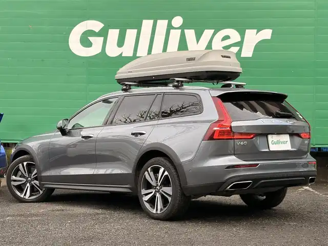ボルボ Ｖ６０ クロスカントリー B5 AWD プロ 東京都 2021(令3)年 2.3万km オスミウムグレーM ワンオーナー/パノラマサンルーフ/クライメートパッケージ/・ステアリングヒーター/・シートヒーター(後席)/THULEルーフキャリア/THULEルーフボックス/harmankardonプレミアムサウンドシステム/純正HDDナビ/(Bluetooth/USB/フルセグTV)/(applecarplay/androidauto)/全方位カメラ/ドライブレコーダー(DR1-F/B)/ヘッドアップディスプレイ/パーフォレーテッドファインナッパ革シート/メモリーシート(運転席＆助手席)/パワーシート(運転席＆助手席)/シートヒーター(運転席＆助手席)/電動バックレスト/リラクゼーション機能/レーダークルーズコントロール/コーナーセンサー/車線逸脱警報システム/ETC2.0/保証書/取扱説明書/スペアキー×1