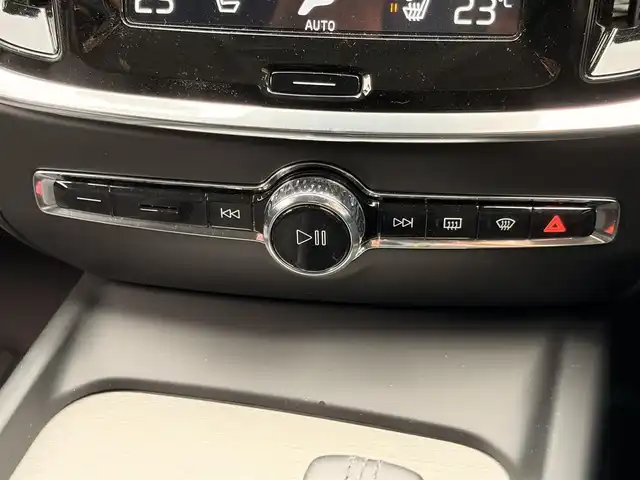 ボルボ Ｖ６０ クロスカントリー B5 AWD プロ 東京都 2021(令3)年 2.3万km オスミウムグレーM ワンオーナー/パノラマサンルーフ/クライメートパッケージ/・ステアリングヒーター/・シートヒーター(後席)/THULEルーフキャリア/THULEルーフボックス/harmankardonプレミアムサウンドシステム/純正HDDナビ/(Bluetooth/USB/フルセグTV)/(applecarplay/androidauto)/全方位カメラ/ドライブレコーダー(DR1-F/B)/ヘッドアップディスプレイ/パーフォレーテッドファインナッパ革シート/メモリーシート(運転席＆助手席)/パワーシート(運転席＆助手席)/シートヒーター(運転席＆助手席)/電動バックレスト/リラクゼーション機能/レーダークルーズコントロール/コーナーセンサー/車線逸脱警報システム/ETC2.0/保証書/取扱説明書/スペアキー×1