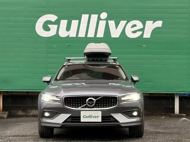 ボルボ Ｖ６０ クロスカントリー B5 AWD プロ 東京都 2021(令3)年 2.3万km オスミウムグレーM ワンオーナー/パノラマサンルーフ/クライメートパッケージ/・ステアリングヒーター/・シートヒーター(後席)/THULEルーフキャリア/THULEルーフボックス/harmankardonプレミアムサウンドシステム/純正HDDナビ/(Bluetooth/USB/フルセグTV)/(applecarplay/androidauto)/全方位カメラ/ドライブレコーダー(DR1-F/B)/ヘッドアップディスプレイ/パーフォレーテッドファインナッパ革シート/メモリーシート(運転席＆助手席)/パワーシート(運転席＆助手席)/シートヒーター(運転席＆助手席)/電動バックレスト/リラクゼーション機能/レーダークルーズコントロール/コーナーセンサー/車線逸脱警報システム/ETC2.0/保証書/取扱説明書/スペアキー×1