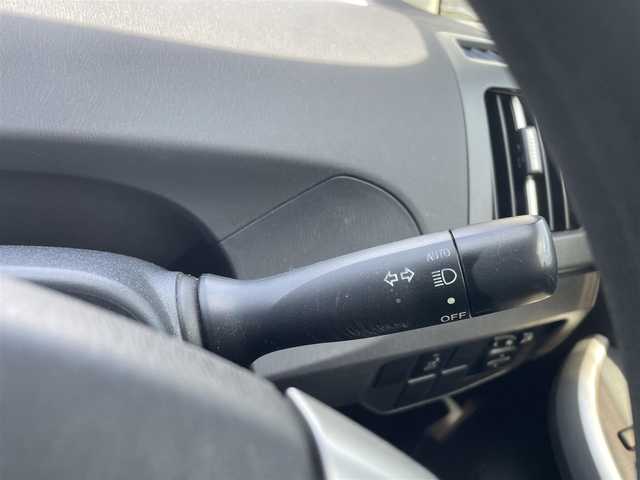 トヨタ プリウス S 神奈川県 2014(平26)年 9.7万km シルバーM 【(株)IDOMが運営する【じしゃロン相模原店】の自社ローン対象車両になります。こちらは現金ご利用時の価格です。自社ローンご希望の方は別途その旨お申付け下さい。】/純正メモリナビ/スマートキー×2/プッシュエンジンスタート/バックカメラ/ETC/ドライブレコーダー/HID/オートライト